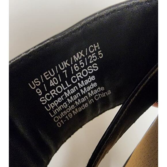 Kenneth Cole Reaction Scroll Cross Woman’s Slip-on Flat Sandal Shoes Size US 9 - Picture 7 of 8